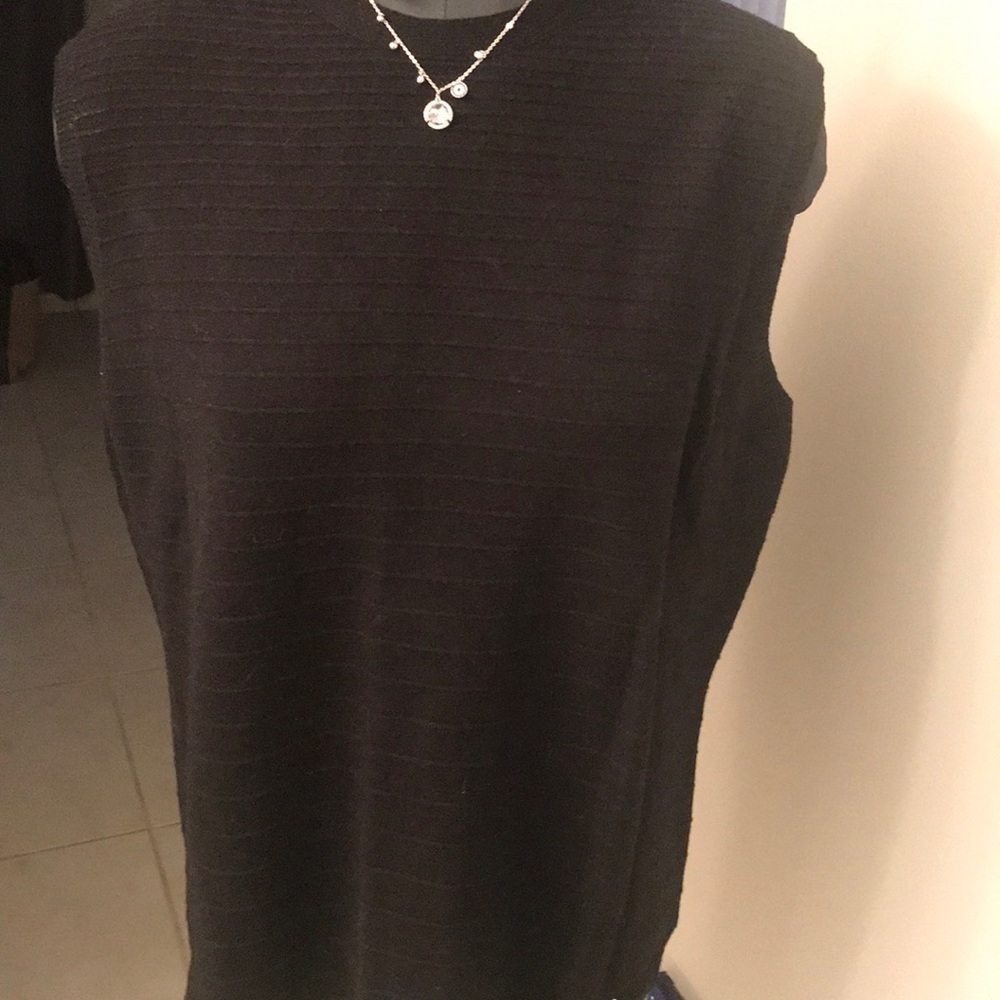 Escada Black sleeveless sweater